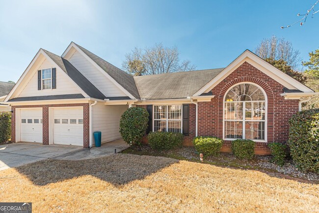 Building Photo - 5755 Lakeview Cir