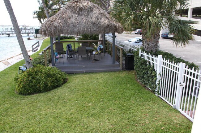 Foto del edificio - 5600 N Flagler Dr