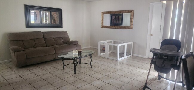 Foto del edificio - 10701 Key Lime Way