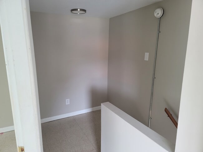 Building Photo - 93 Market St