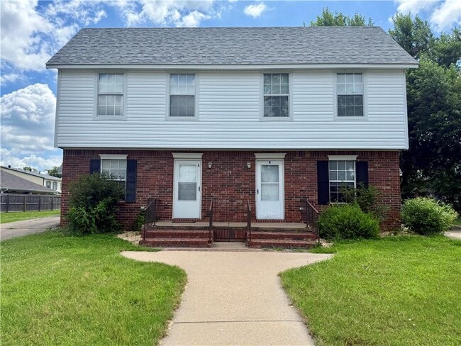 Building Photo - 1404 Camellia Dr