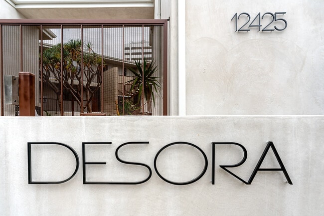 Building Photo - Desora
