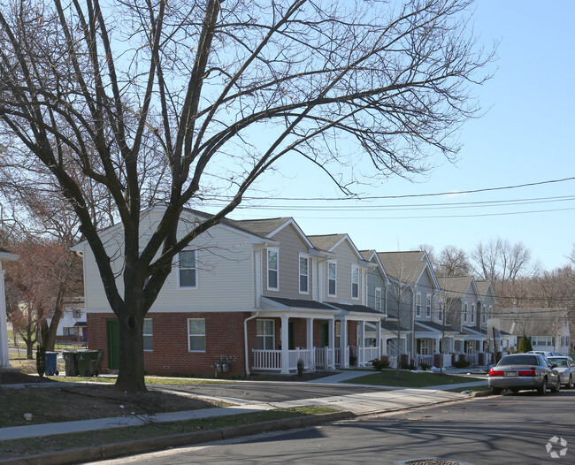 Foto del edificio - Crest Manor Redevelopment