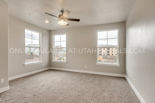 Building Photo - 1128 S 820 E