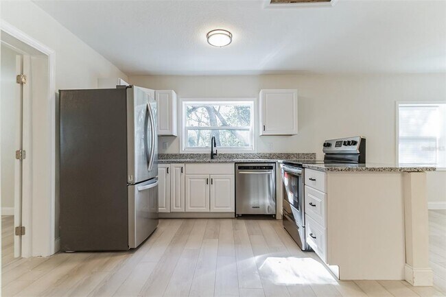 Foto del edificio - 6310 Belle Isles Dr