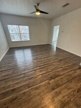 Interior Photo - Square 9