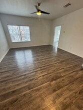 Interior Photo - Square 9