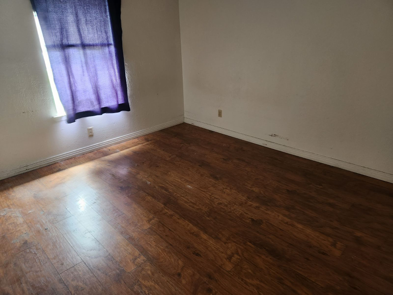 Foto principal - 1010 W 2nd St