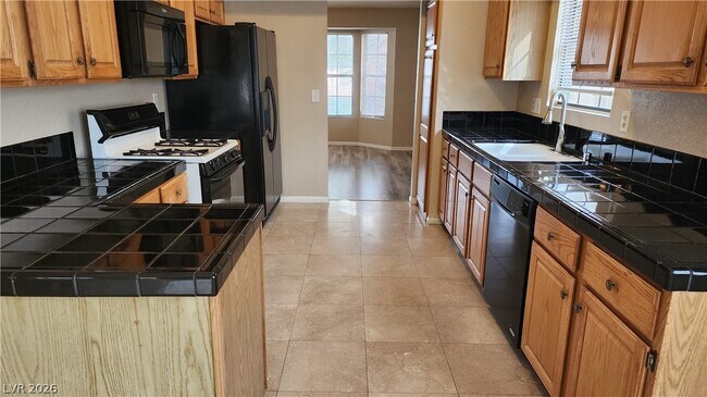 Building Photo - 5709 Spicewood Cir