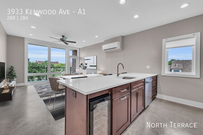 Foto del edificio - Sleek & Spacious 2BR Overlooking Gillham P...