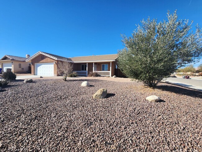 Building Photo - Beautiful Corner Lot 4 Bedroom 2 Bath Home...