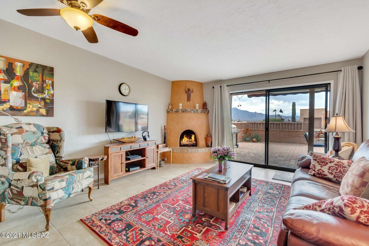 Primary Photo - 1549 W Via del Jarrito