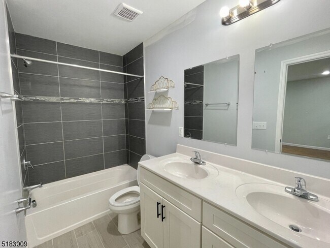 Foto del edificio - 302 S 6th St