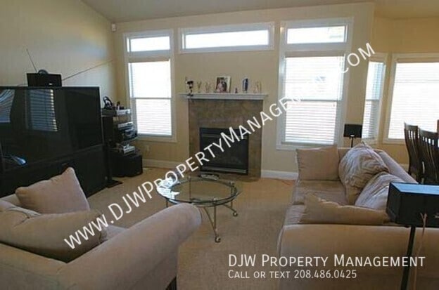 Foto del edificio - 2296 E White Hawk St