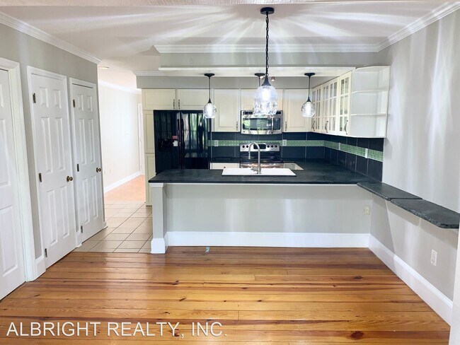 Building Photo - 2 br, 1 bath House - 352 SWEETGUM DRIVE