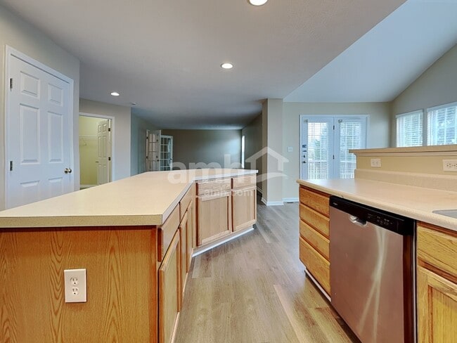 Building Photo - 10 Hunterbrook Ct