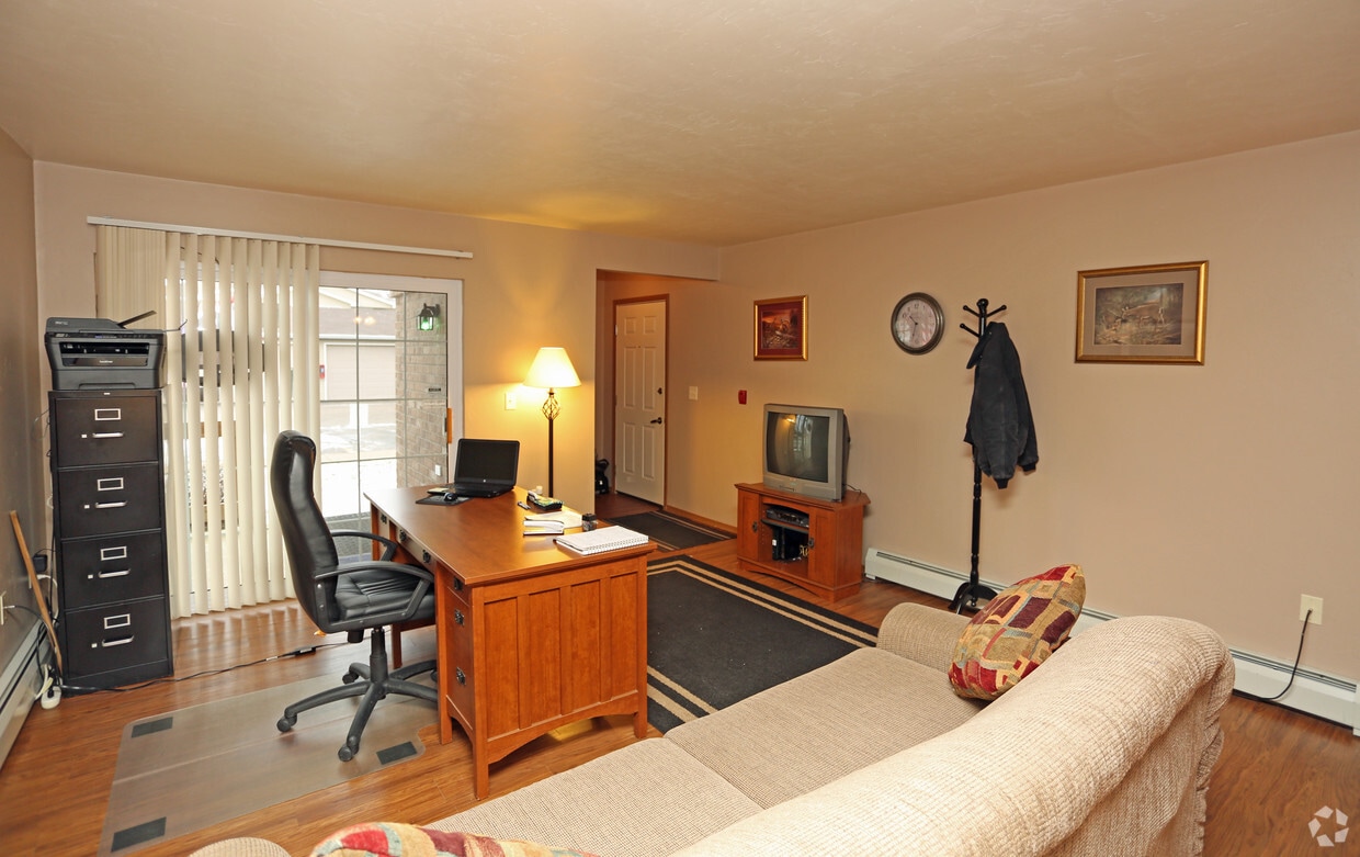 Charlotte Court Apartments Apartments Antigo, WI