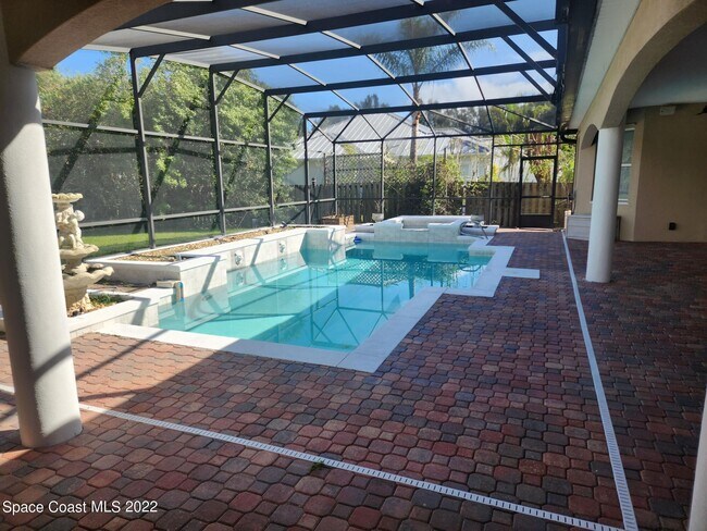 Foto del edificio - 830 E Hall Rd