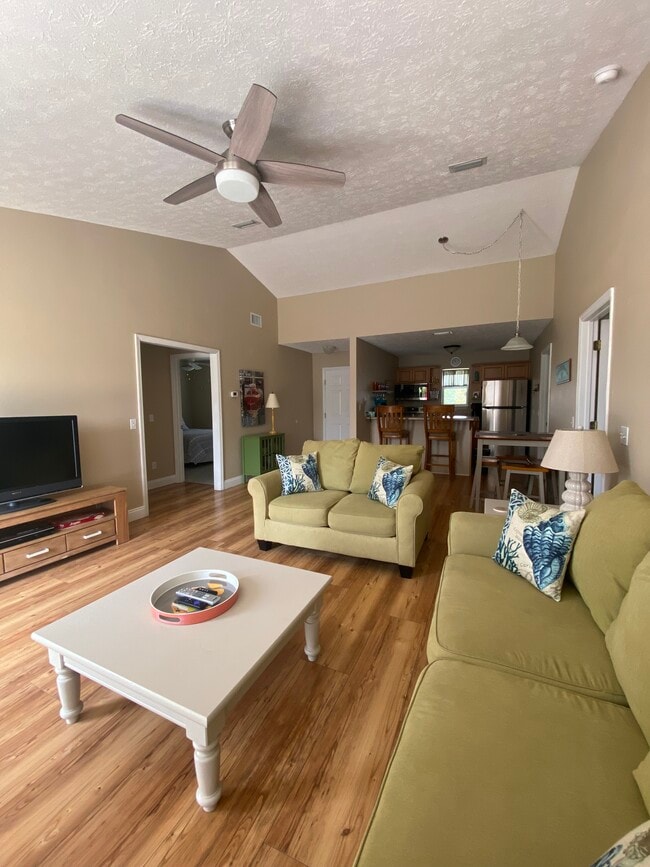 Building Photo - 208 Tennessee Dr