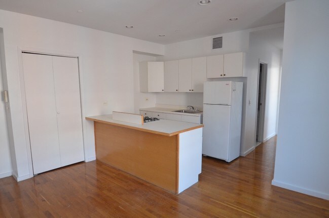 Building Photo - 502 W 148th St