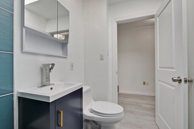 Photo - 289 Bridgeview Dr House