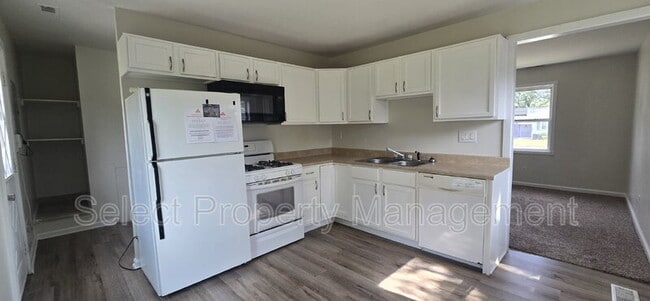 Building Photo - 2915 White Oak Ave
