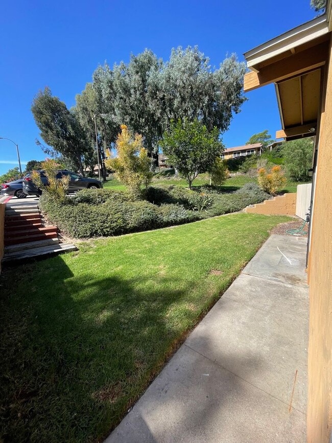 Building Photo - 2/1 Penasquitos Codno Available Now!