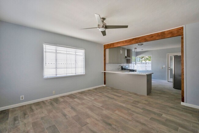 Building Photo - San Juan Duplex