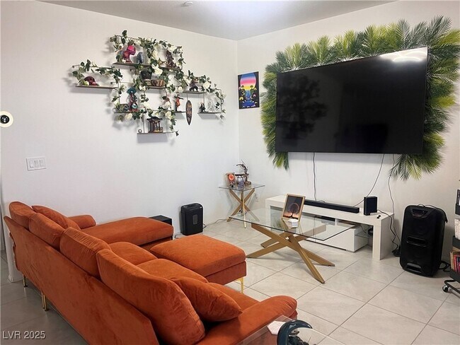 Foto del edificio - 611 Sedum Ave.