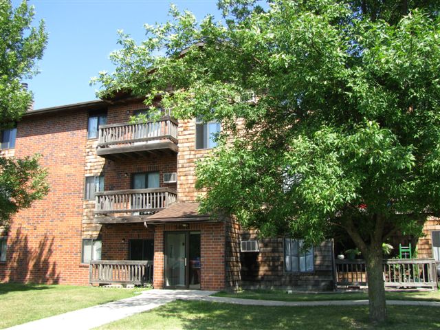 Building Photo - Auburn Apartments