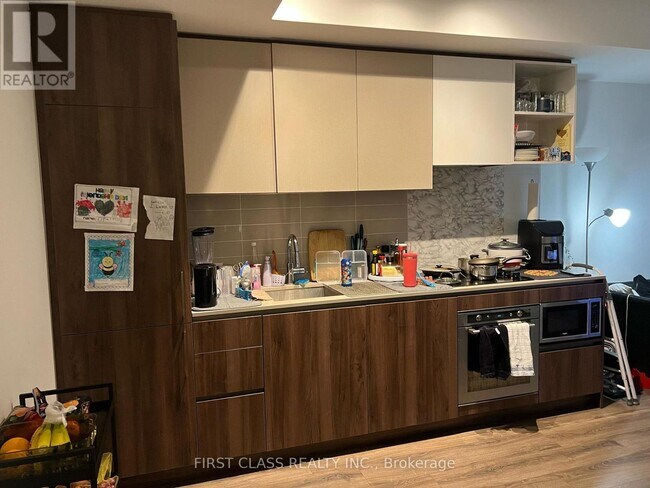 Building Photo - 1000 Portage Pkwy