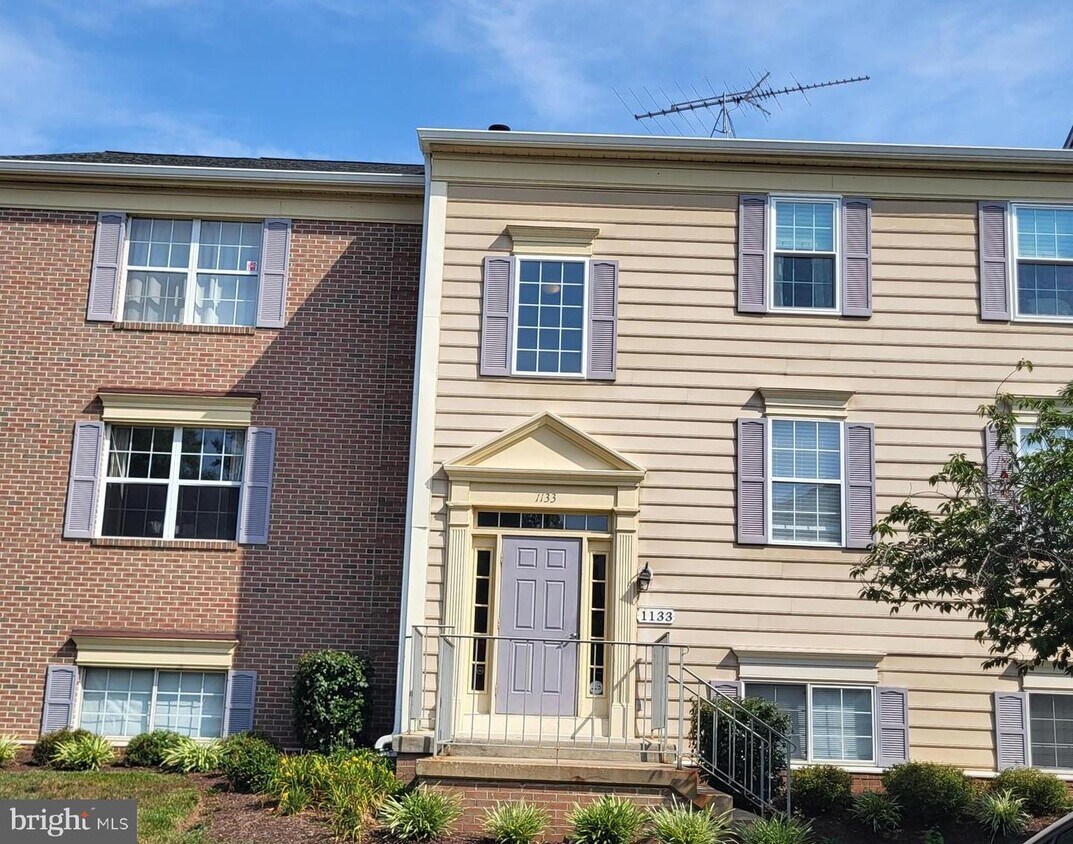 1133 Huntmaster Terrace NE Unit 101, Leesburg, VA 20176 Room for Rent
