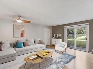 Building Photo - 5332 Balcones Dr