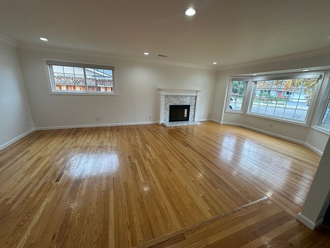 Building Photo - 575 Modoc Ct