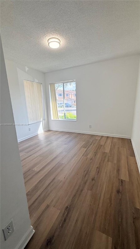 Foto del edificio - 15825 SW 11th St