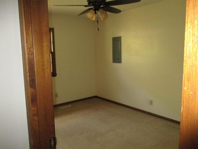 Foto del edificio - 3329 Southdale Dr