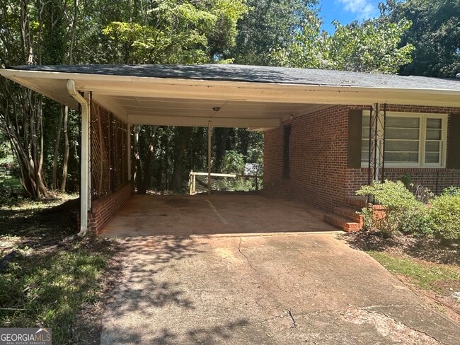 Building Photo - 161 Soule St