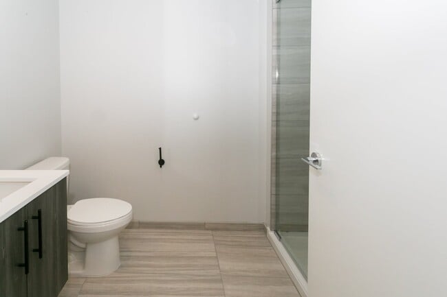 Interior Photo - 5252