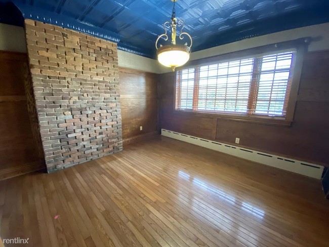 Building Photo - 2734 S 18th St