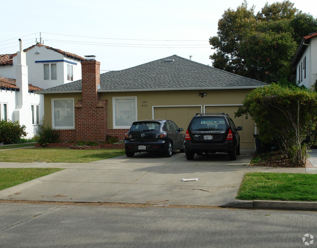 Building Photo - 824 N Idaho St