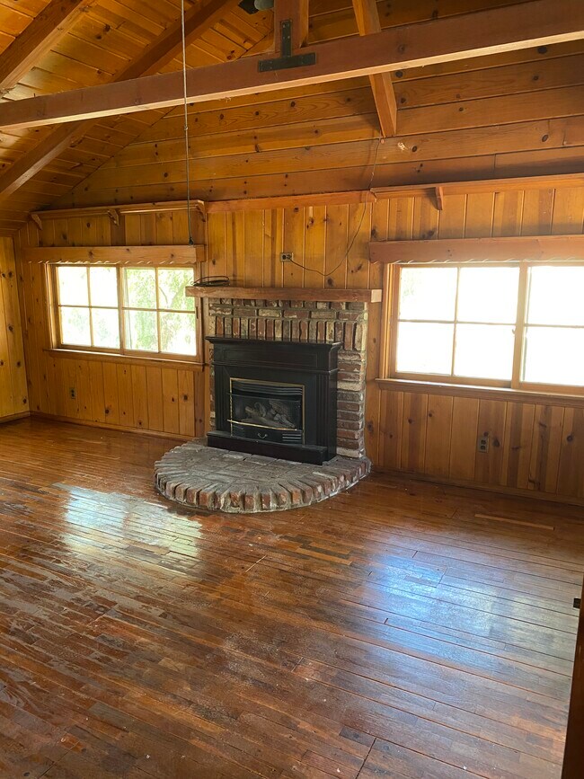 Foto del edificio - 9348 Dennis Way