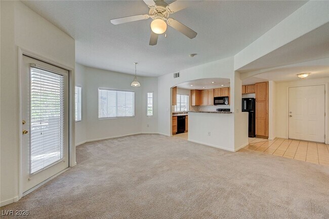 Foto del edificio - 6160 Rumrill St