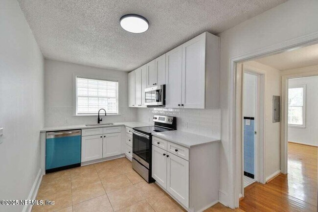 Foto del edificio - 3658 Herschel St