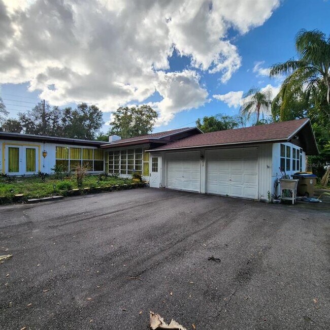 Foto del edificio - 2405 Neptune Rd