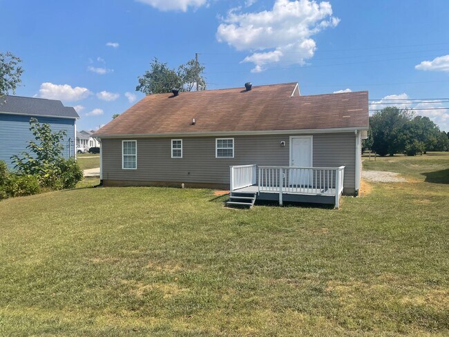 Foto del edificio - 3 Bedroom 2 Bath Home For Rent Near 101st!