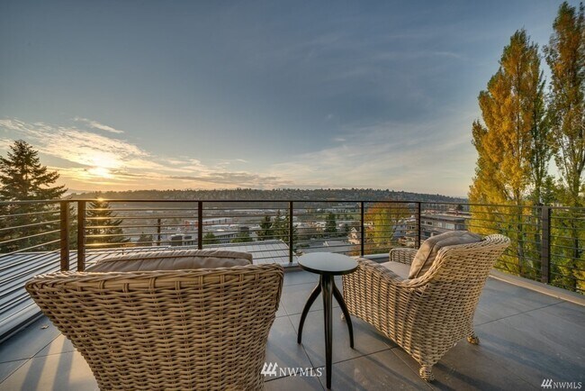 Foto del edificio - 2210 12th Ave W