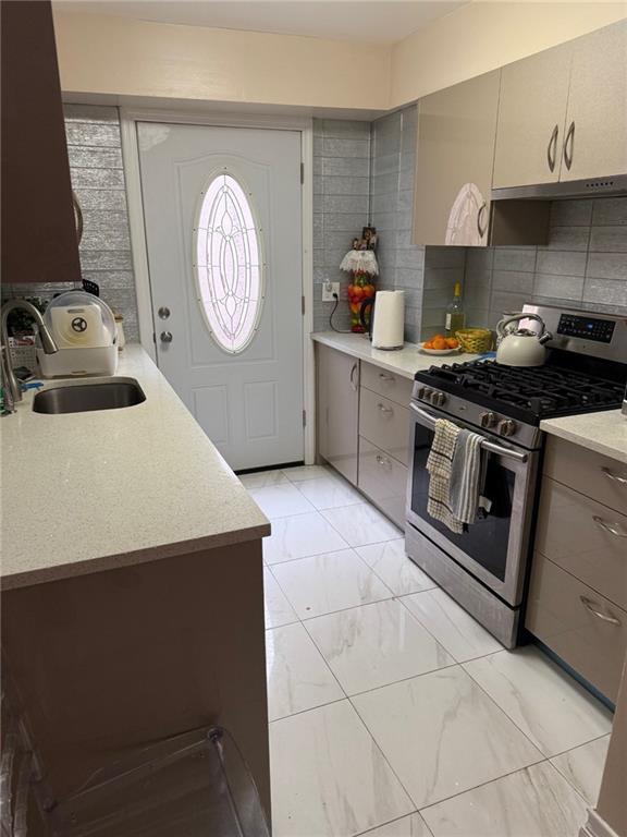 Foto del edificio - 2676 E 64th St