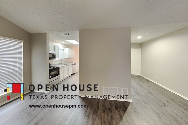 Foto del edificio - 1106 Hidden Creek Dr, Mansfield
