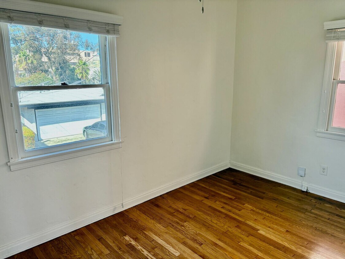 Foto del edificio - Rare 1 Bedroom in a Fantastic Location wit...