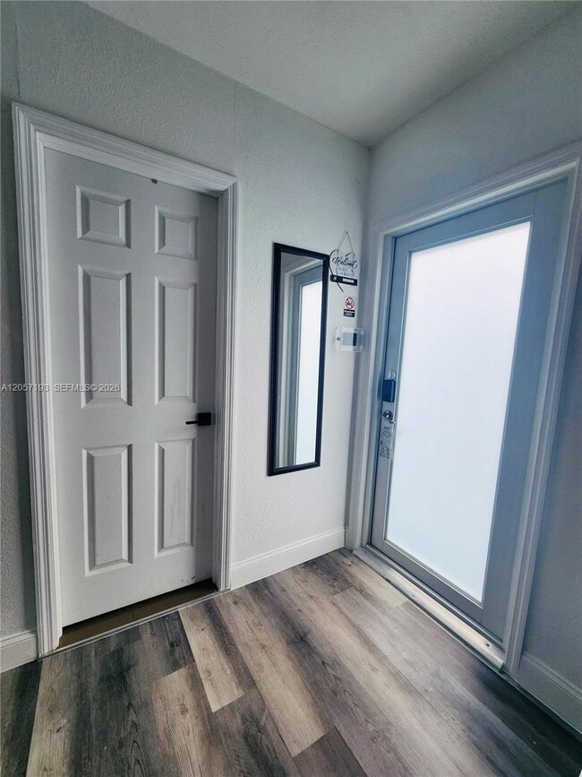 Foto del edificio - 1558 NW 103rd St